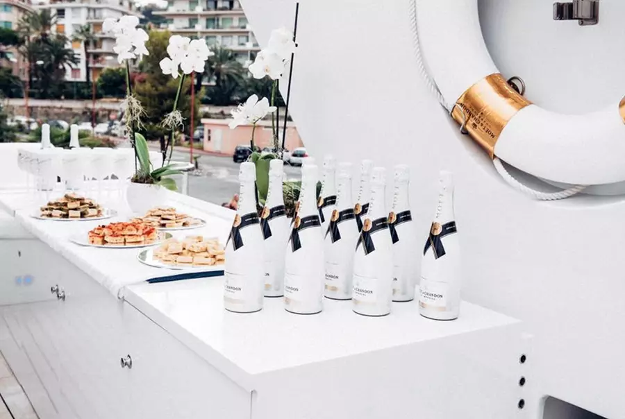 a sparkling boat party! - Blog Claire Maggiora Events
